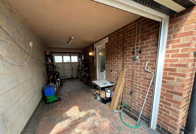 garage .jpg