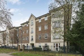 Flat 8, Sandringham Court, Skerne Walk, Kingston Upon Thames KT2 5LQ