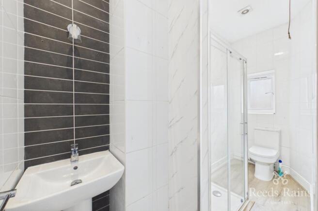 2 bed Terraced to rent Image 9