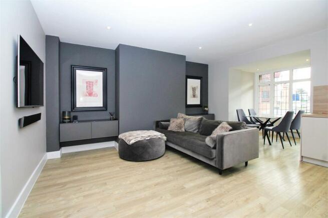 Kitchen/Lounge
