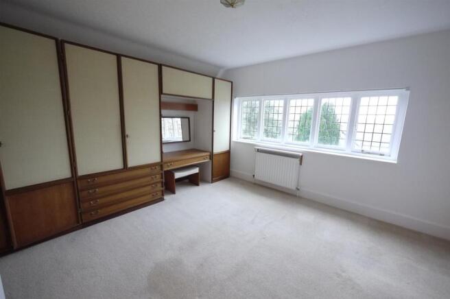 Main Bedroom:-