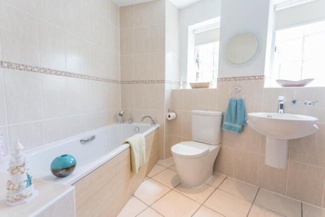 Family Bathroom with shower