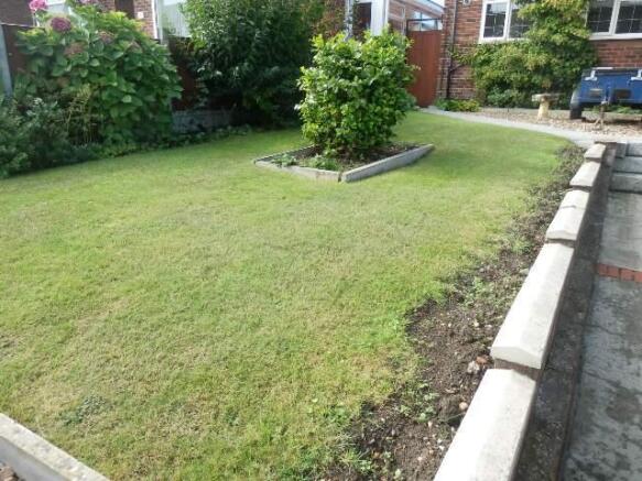 FRONT GARDEN
