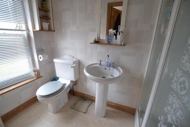 EN SUITE SHOWER ROOM