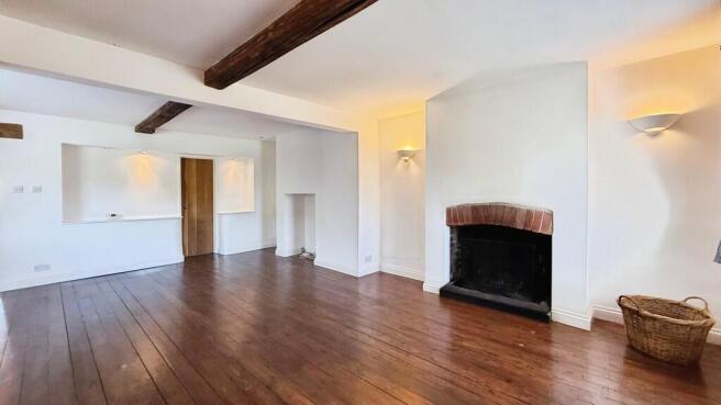 Lounge/dining roo...