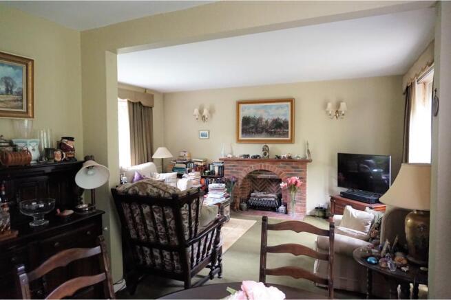 Lounge/Dining Room