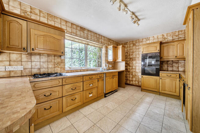 1344432-15-68b015...