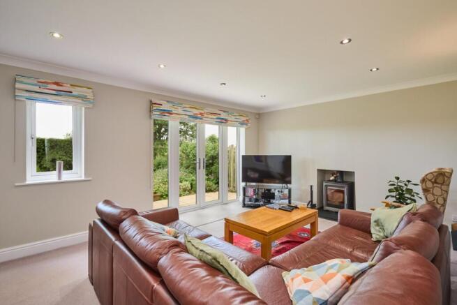 4 bed Detached for sale Image 9