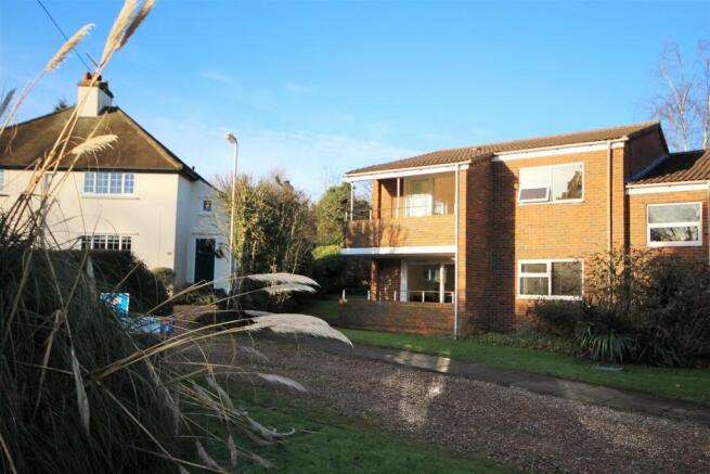 17 Coningsby Court 6.jpg