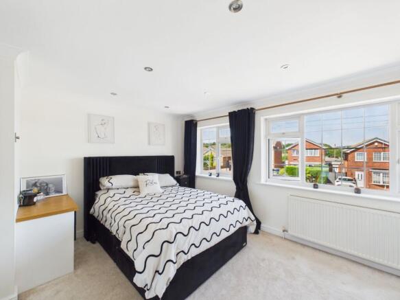 4 bed Detached for sale Image 10