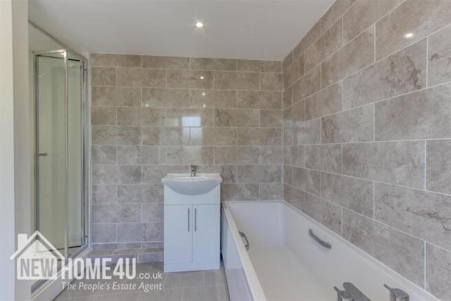 FAMILY BATHROOM: