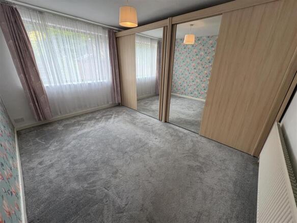 2 bed Semi-Detached Bungalow for sale Image 5