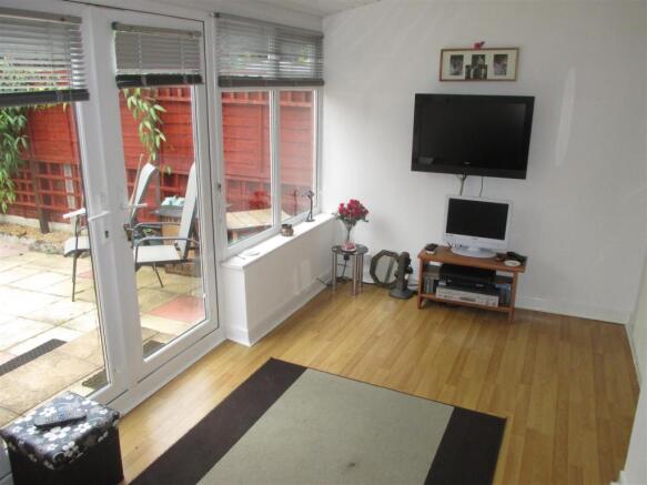 Photo 3