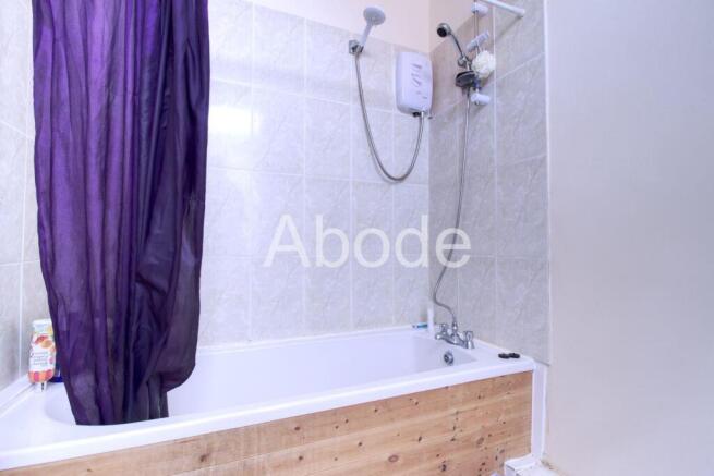 5 bed House to rent Image 8