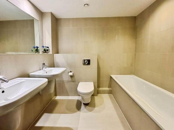 2 bed Penthouse for sale Image 7