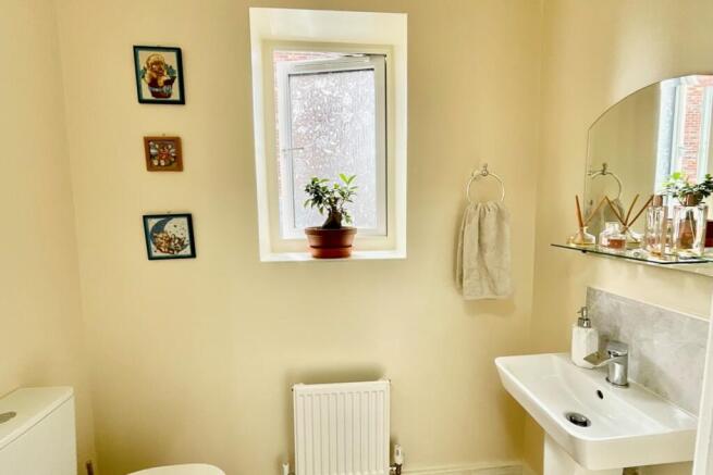 4 bed Detached for sale Image 4