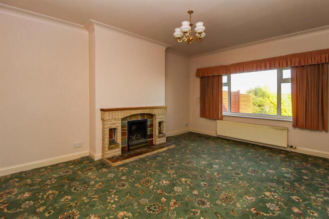 2 bed Semi-Detached Bungalow for sale Image 4