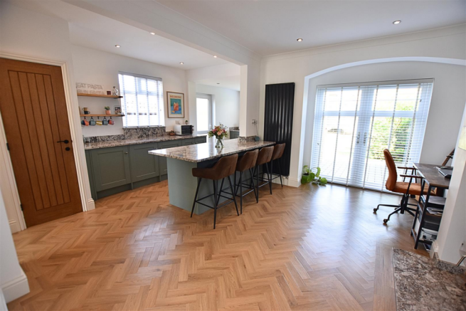 LIVING KITCHEN DINER