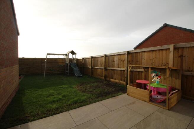 3 bed Semi-Detached for sale Image 6