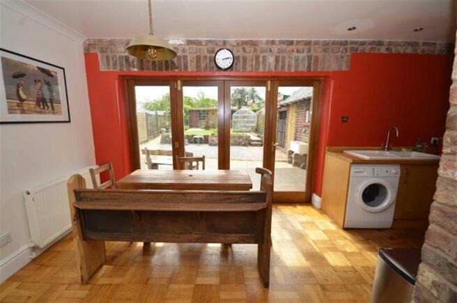 Superb Kitchen/Diner/Family Room