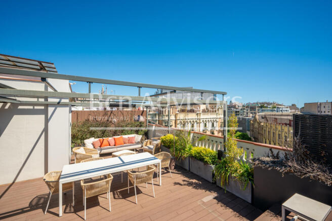 Impresionante-y-luminoso-atico-reformado-con-te...