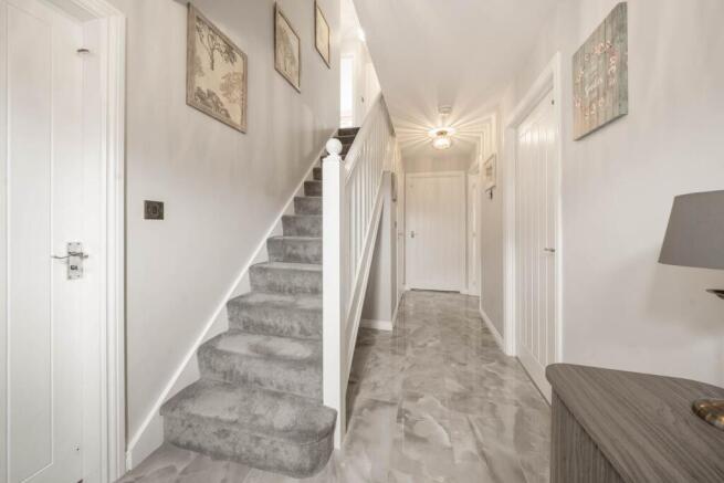 4 bed Detached for sale Image 7