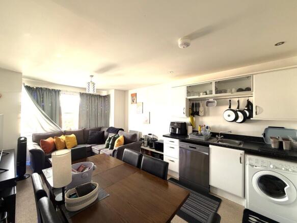 Open plan living (1)