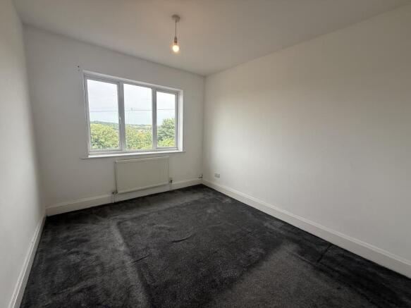3 bed House to rent Image 4