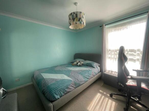 Double Bedroom 2.jpg