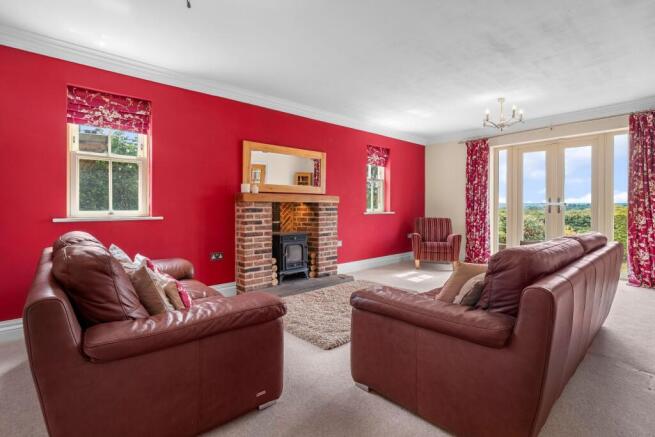 5 bed Detached for sale Image 11