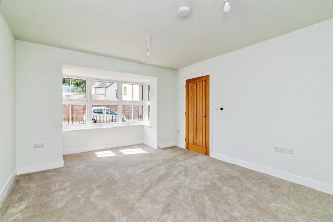 Norton Crescent, Bramcote, Nottingham photo 4