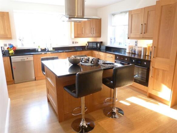 BREAKFAST KITCHEN AREA IMAGE THREE