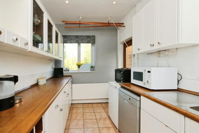 3 bed Semi-Detached for sale Image 9