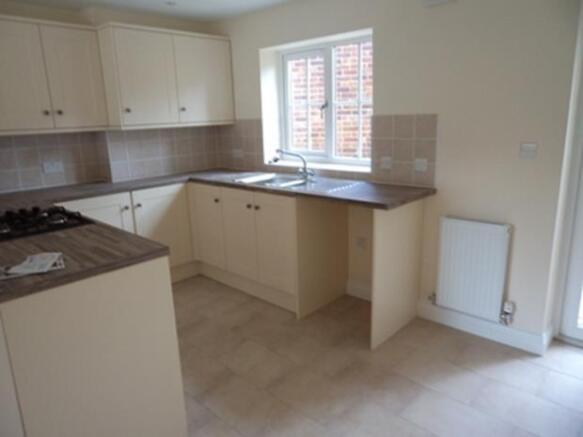 7TheBullCourtyardKitchen1