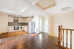 Flat A, 190, New Cross Road, London SE14 5AD