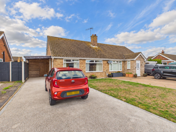 2-bed semi-detached on Golden Acre, Pagham, Bognor Regis, PO21, £335,000