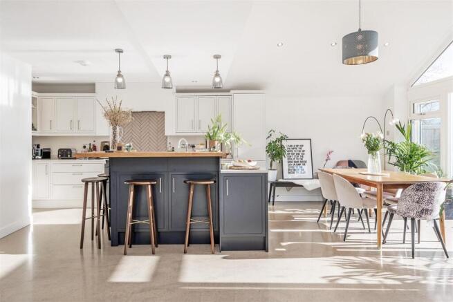 19 Kingswood Close-13_lo.jpg