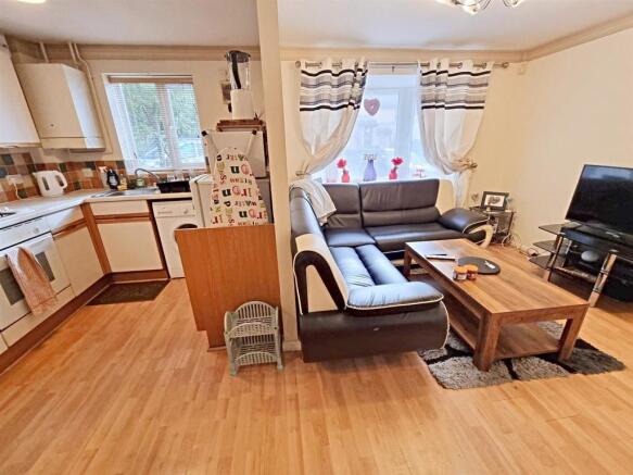 Lounge/Kitchen