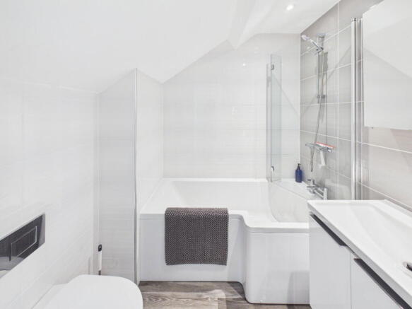 2 bed Flat for sale Image 9