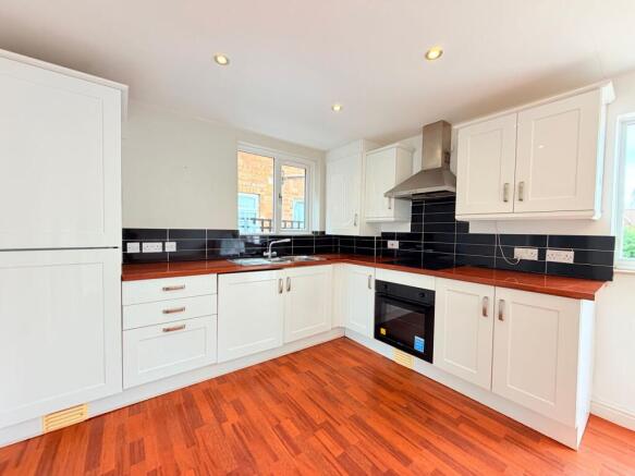 Greenmoor Road, Nuneaton, CV10 photo 4