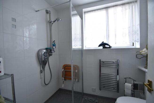 Wet Room.JPG