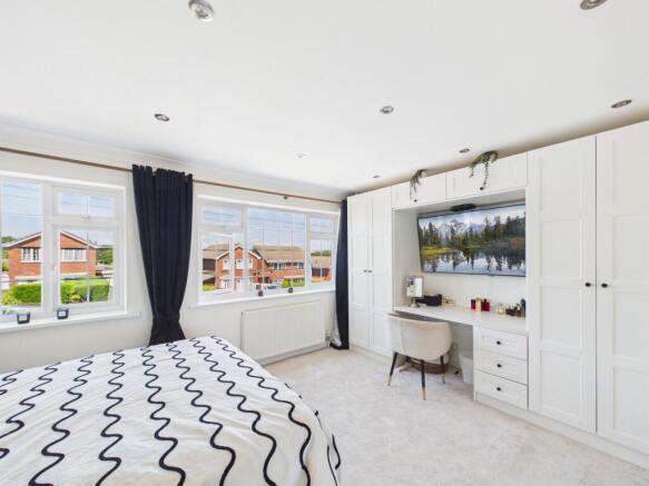 4 bed Detached for sale Image 11