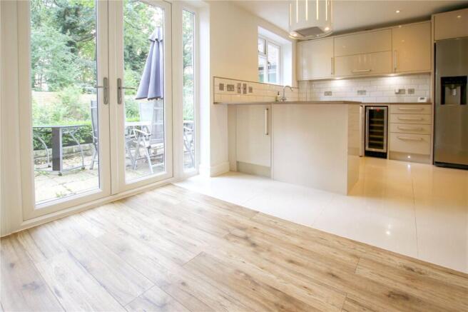 Kitchen/Dining Area