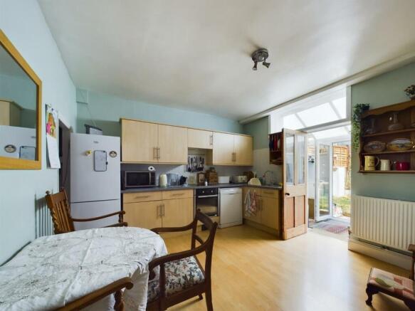 CAM01576G0-PR0047-STILL008.jpg