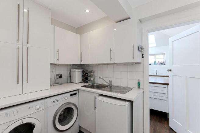 4 bed Detached for sale Image 12