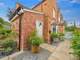 Holly Cottage, Main Street, Buckingham MK18 5HW