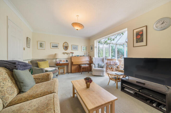 1329511-3-689368c...