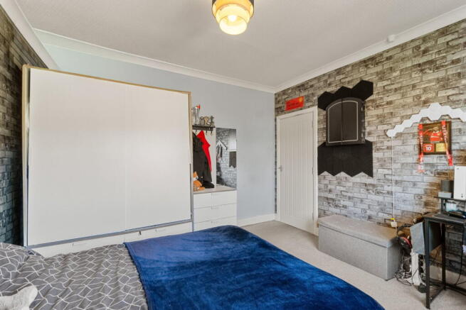 4 bed Semi-Detached for sale Image 11
