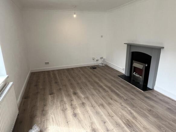 3 bed House to rent Image 4