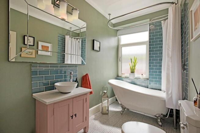 3 bed Terraced for sale Image 9
